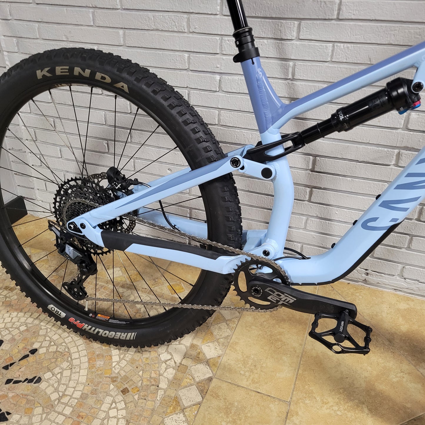 2022 Canyon Neuron (Size Medium)