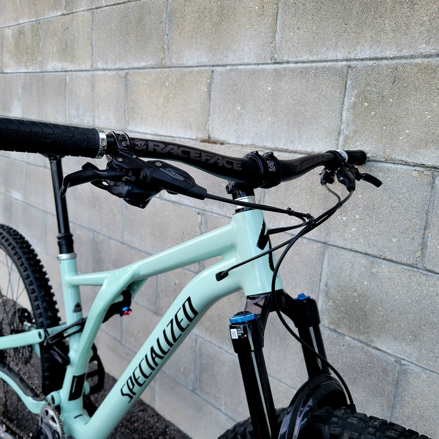 2022 Specialized Stumpjumper Alloy S4 Large - Upgraded