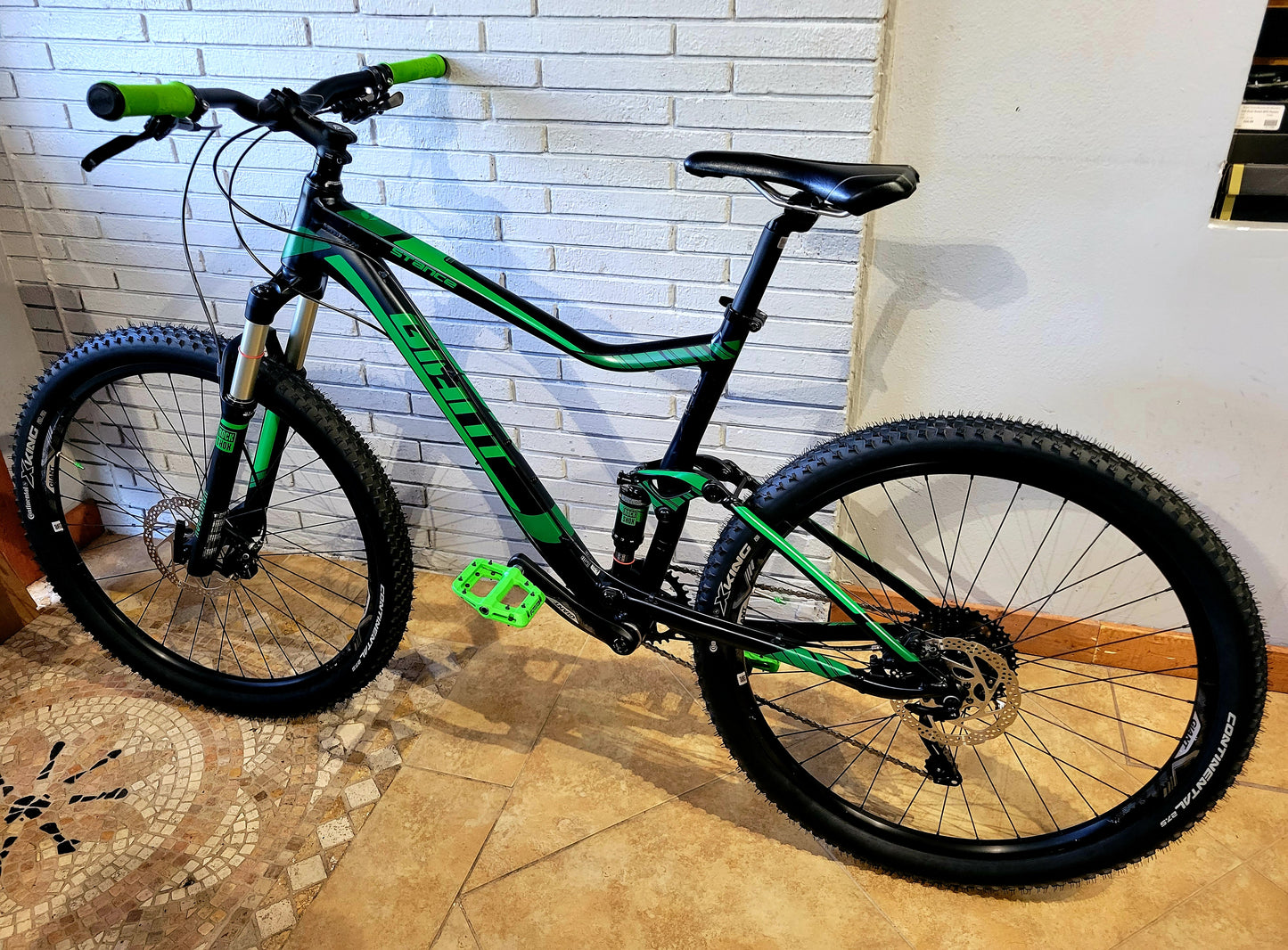 2016 Giant Stance 27.5 Size Large