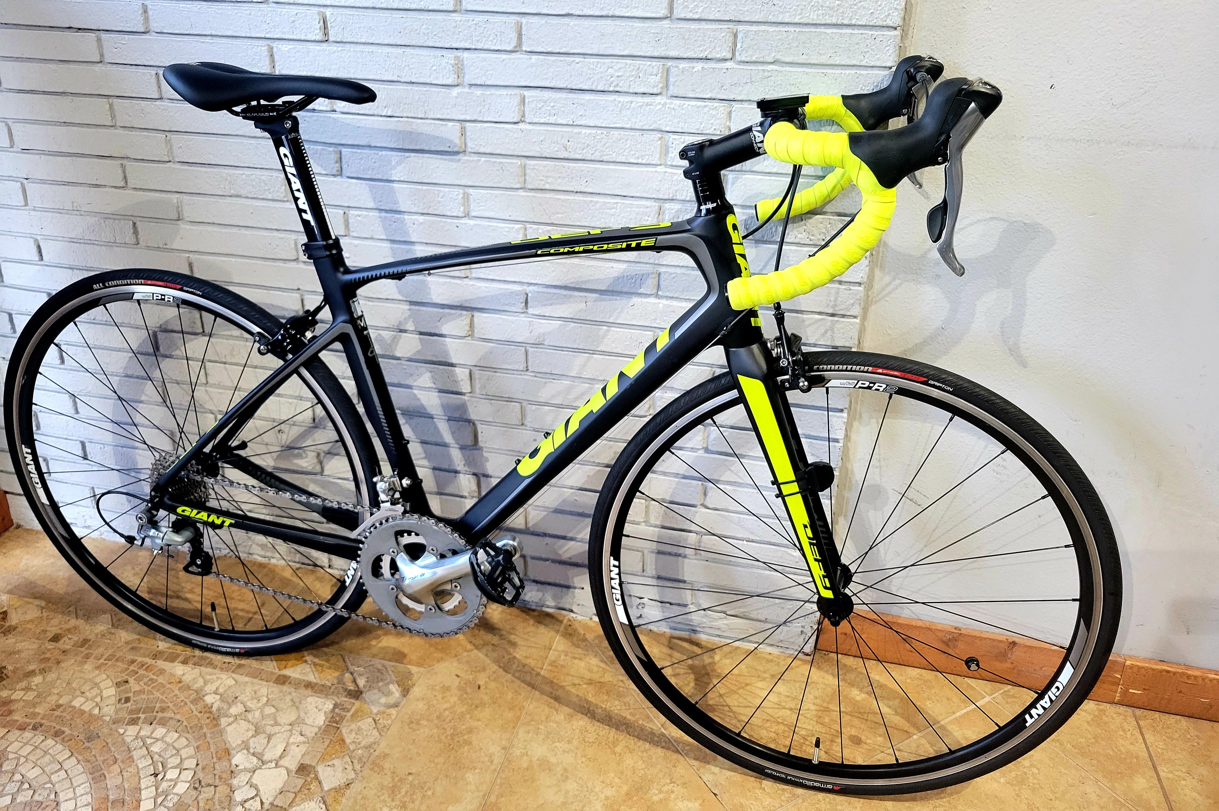 giant defy yellow and black