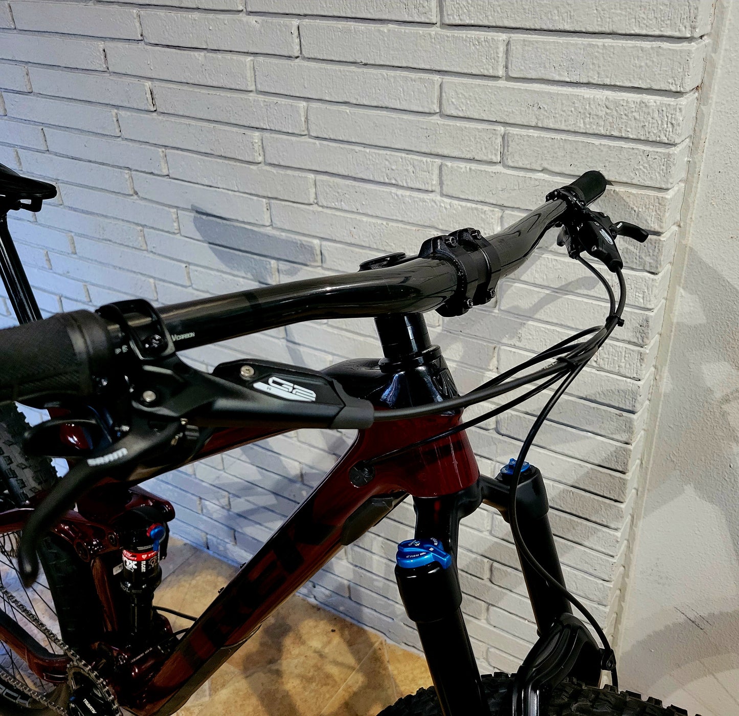2019 Trek Fuel 9.8 Carbon Women's (18.5 Medium) WSD