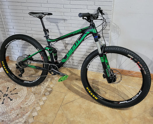 2016 Giant Stance (Small) 27.5 Upgraded