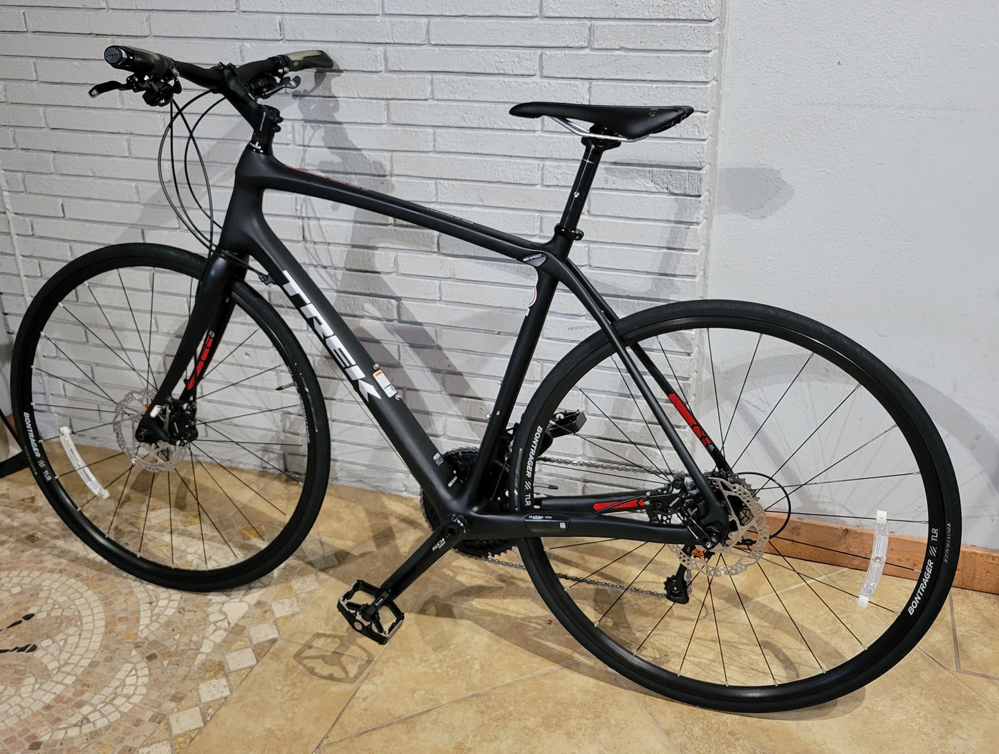 FOR LISA - 2017 Trek FX6 Sport Carbon 56cm Large