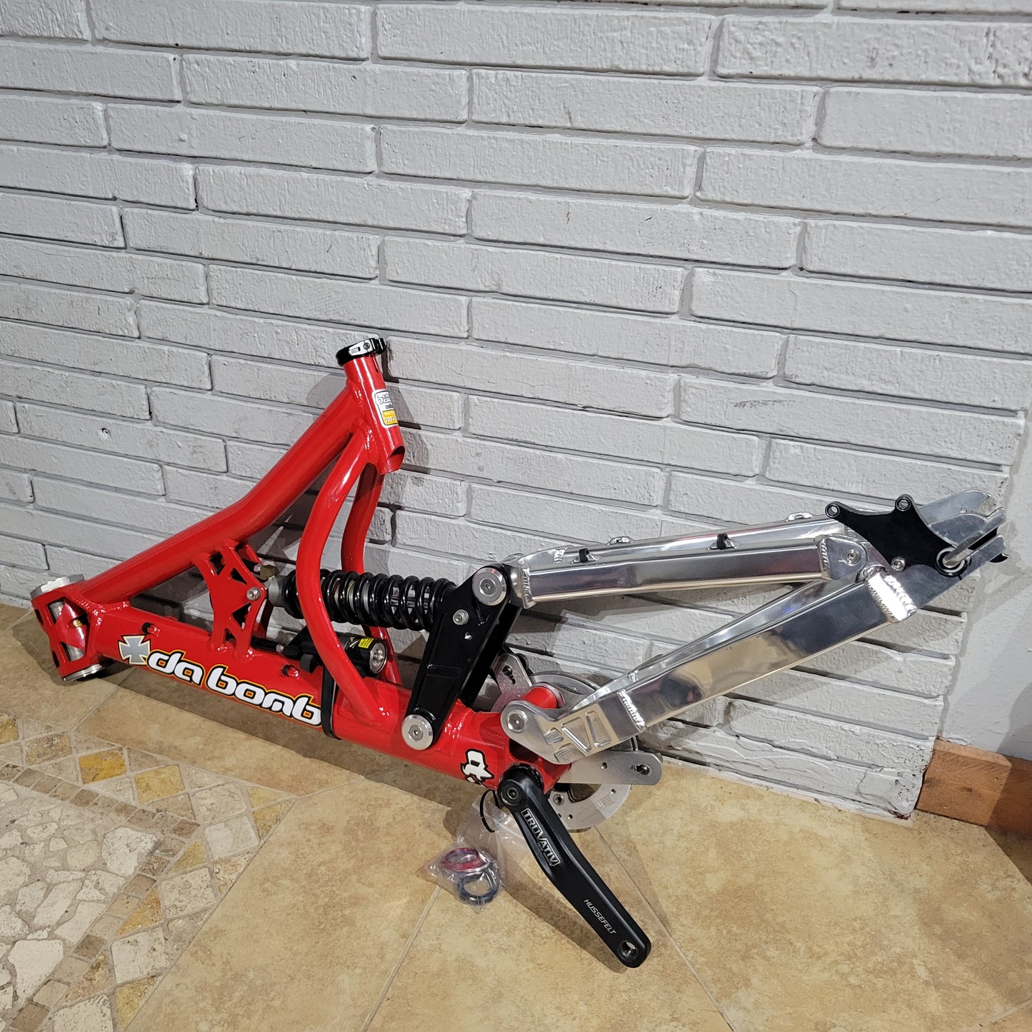 DaBomb MindBomb Vintage Downhill Frame Avalance Coil shock