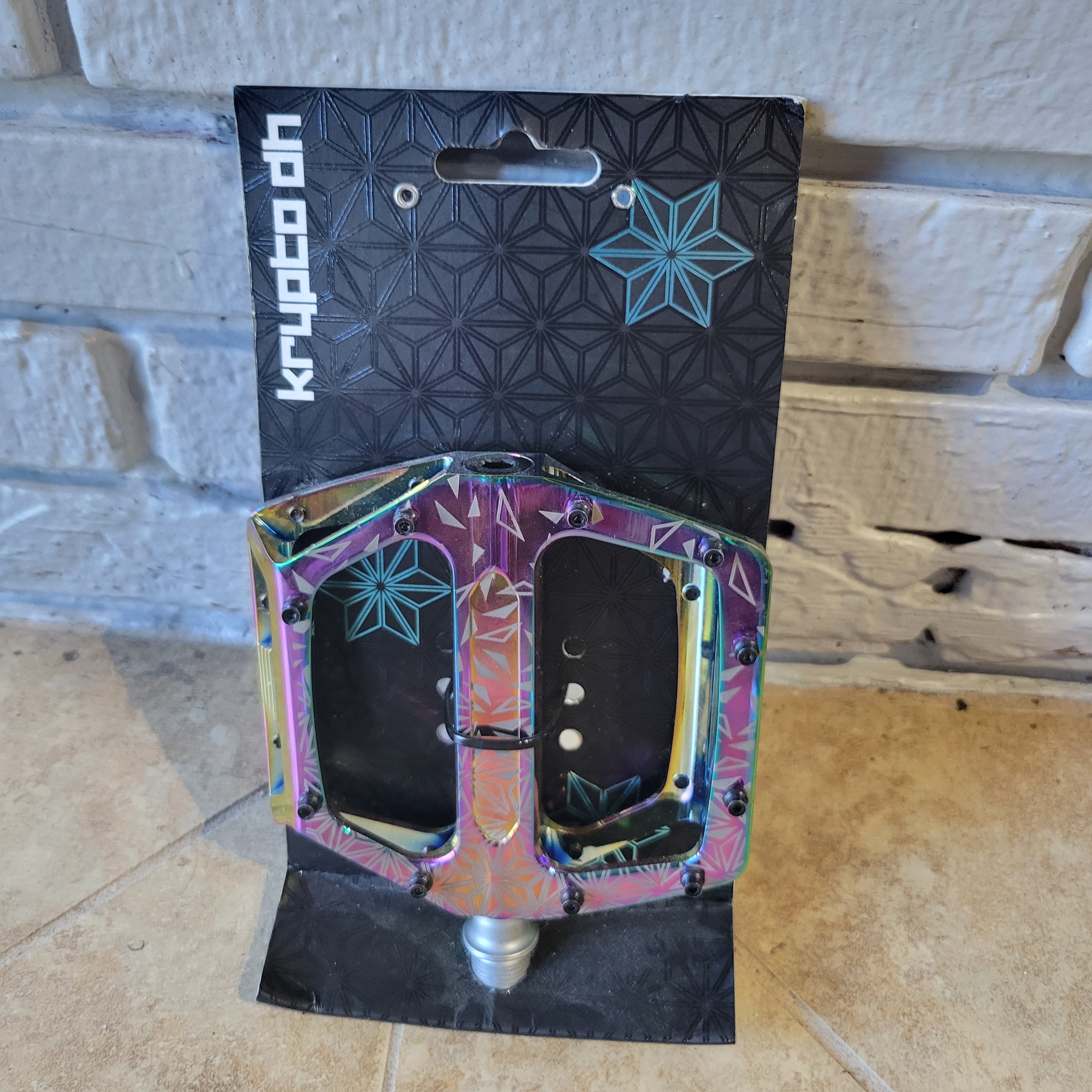 supacaz krypto pedale Supacaz Krypto DH pedal oil slick – South Tampa Bicycle Co