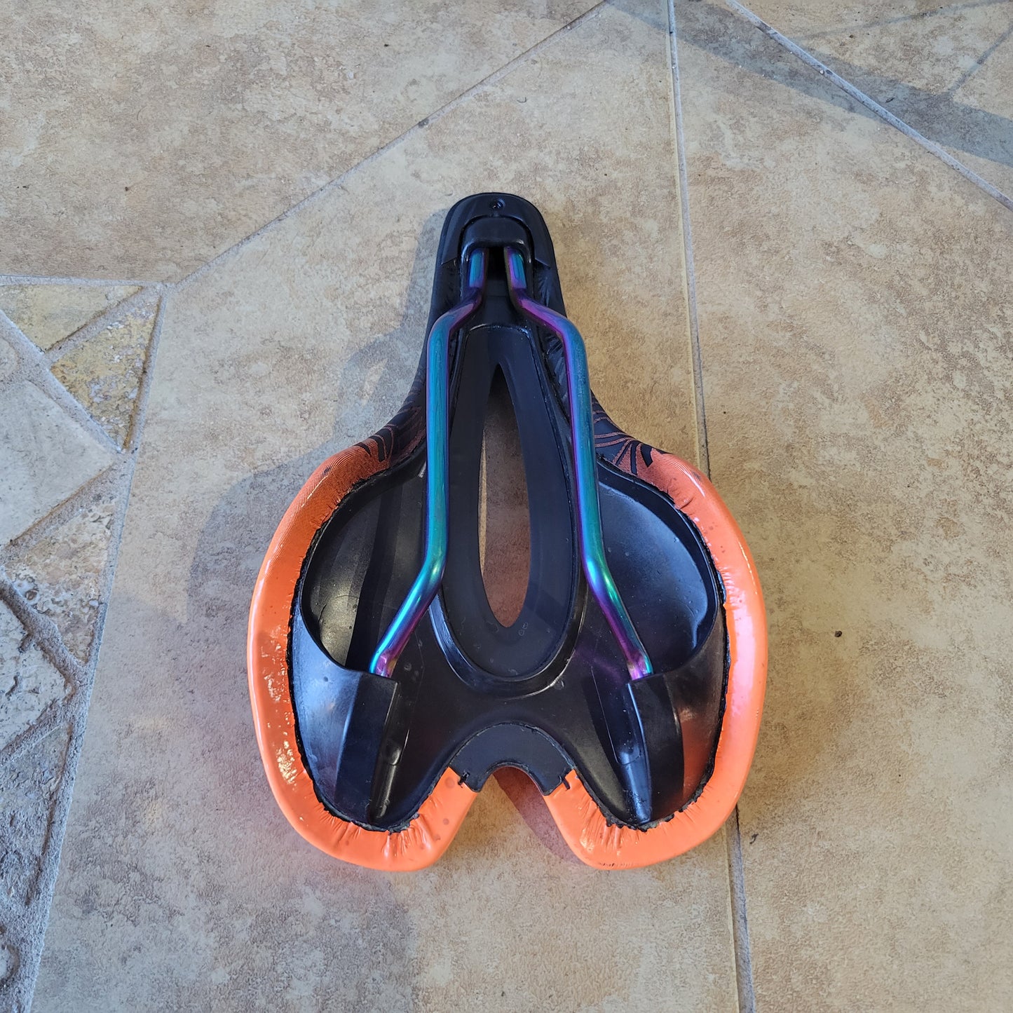 Supacaz Ignite Ti Oil Slick Saddle