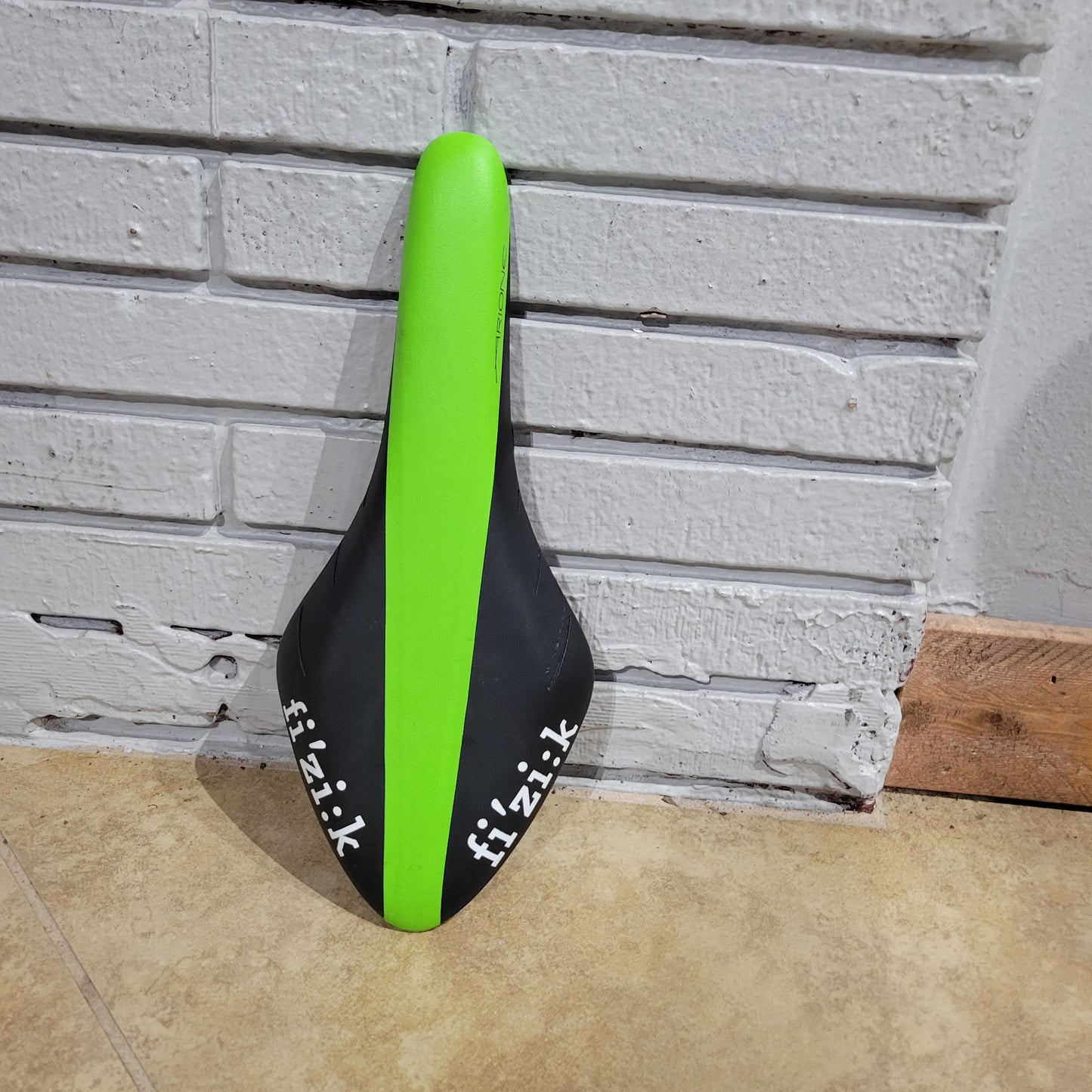 Fizik Arione saddle R7 green