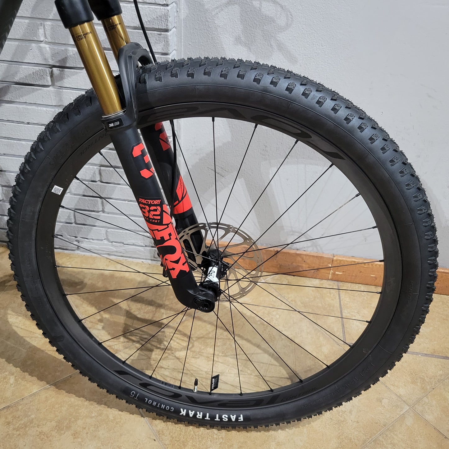 Pivot LES SL (Large) Roval Control