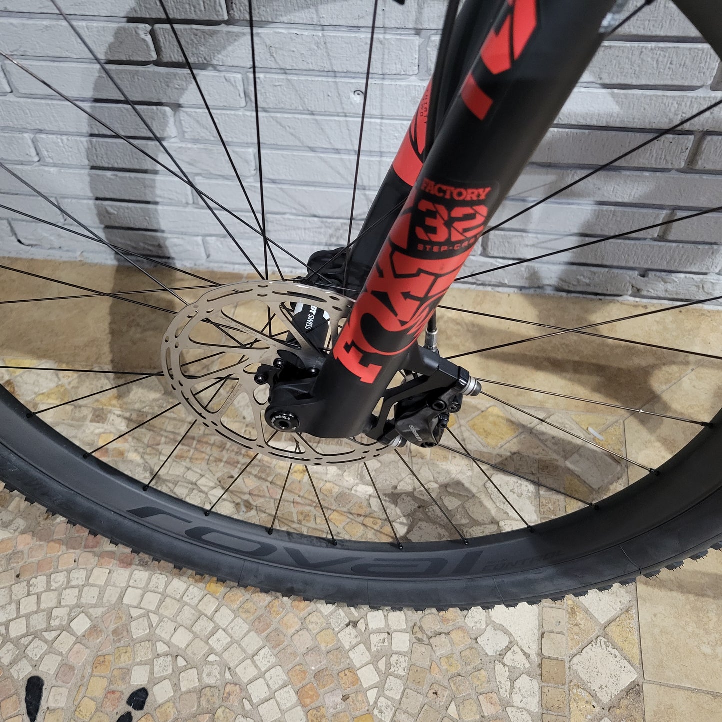 Pivot LES SL (Large) Roval Control