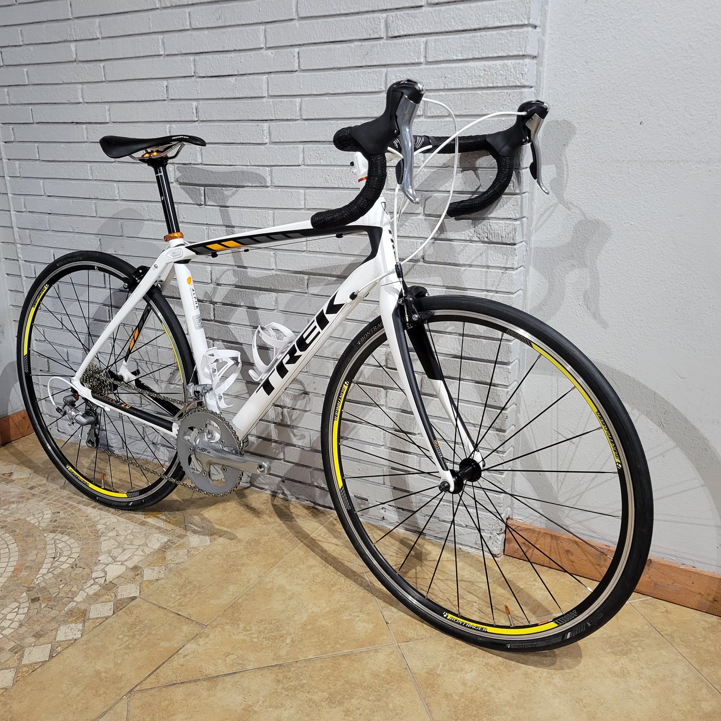 2014 Trek Domane 2.0 54cm Road Bike