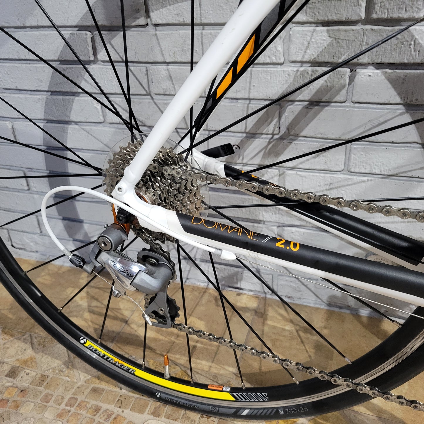 2014 Trek Domane 2.0 54cm Road Bike