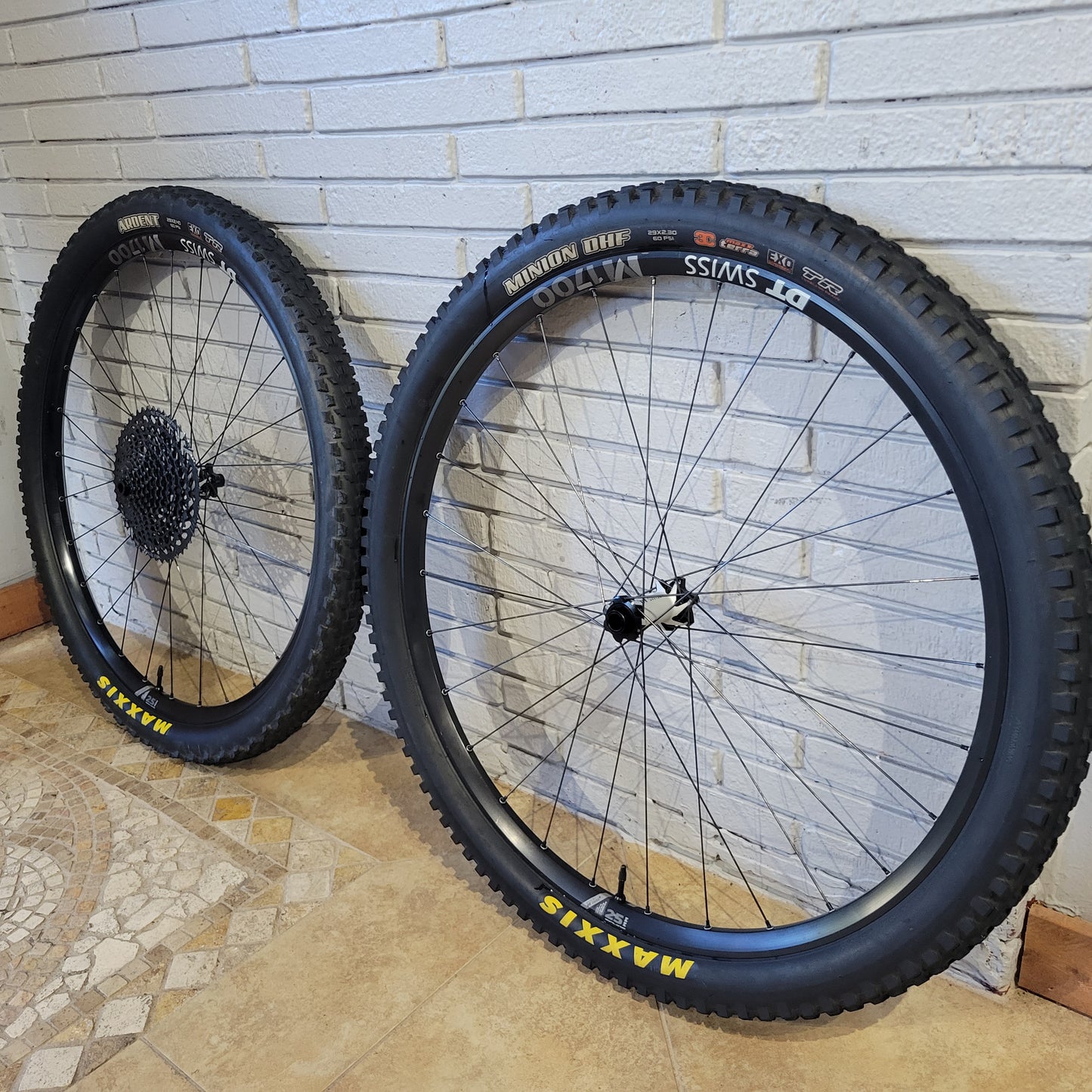 DtSwiss m1700 25mm 29er maxxis Tires 1275 cassette