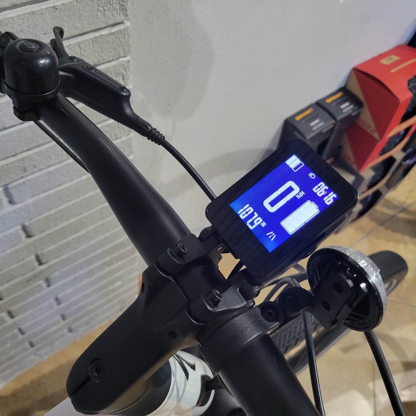2019 Specialized Turbo Vado White (Large)