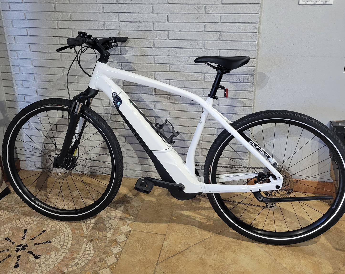 2019 Specialized Turbo Vado White (Large)