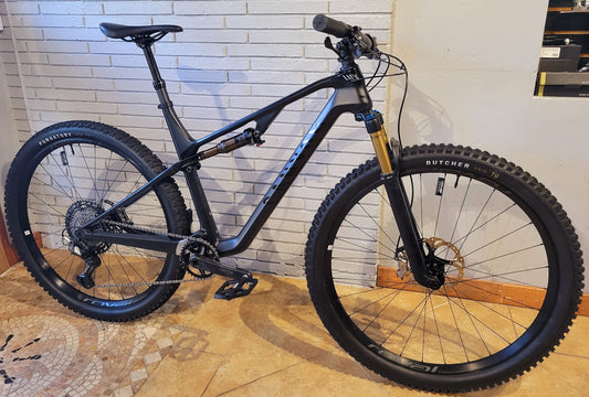 Canyon Lux CF SLX 9.0 (Large)