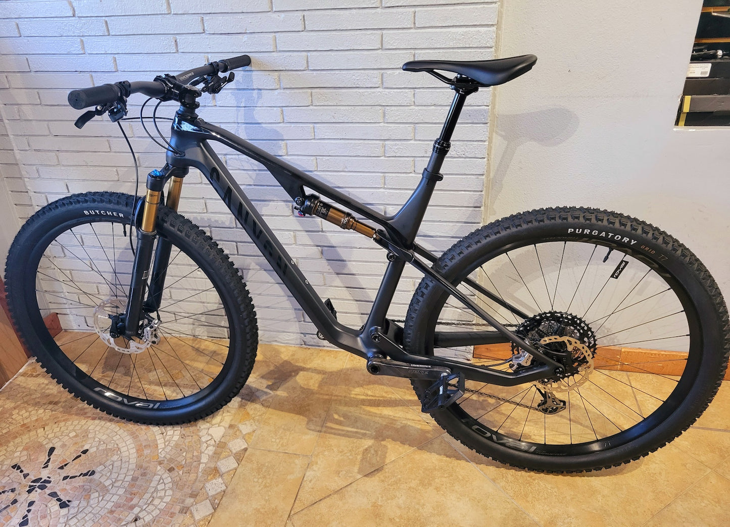 Canyon Lux CF SLX 9.0 (Large)