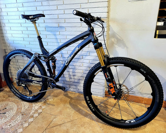 2017 Ellsworth Epiphany (Size Large) 27.5