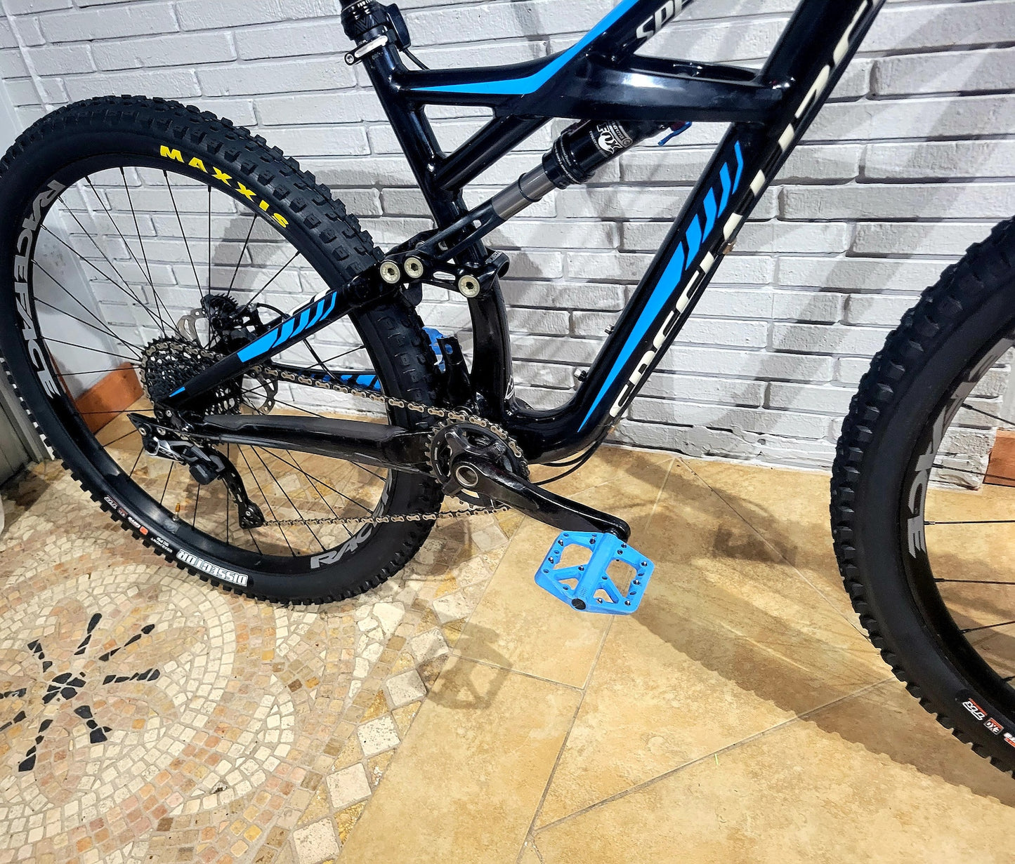 2014 Specialized Enduro Comp 29 (Medium)