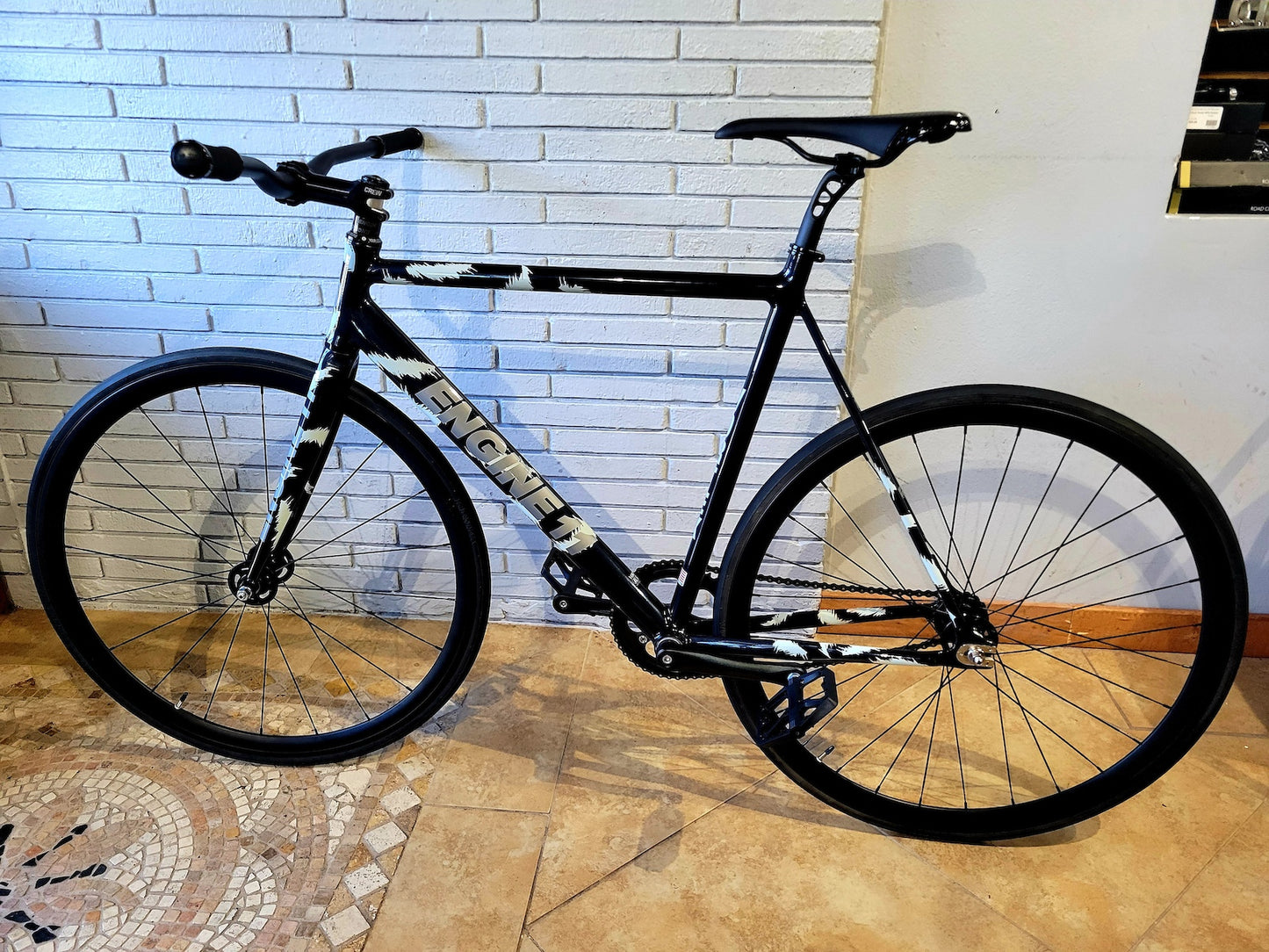 2020 Engine 11 Vortex Fixed Gear (LARGE)