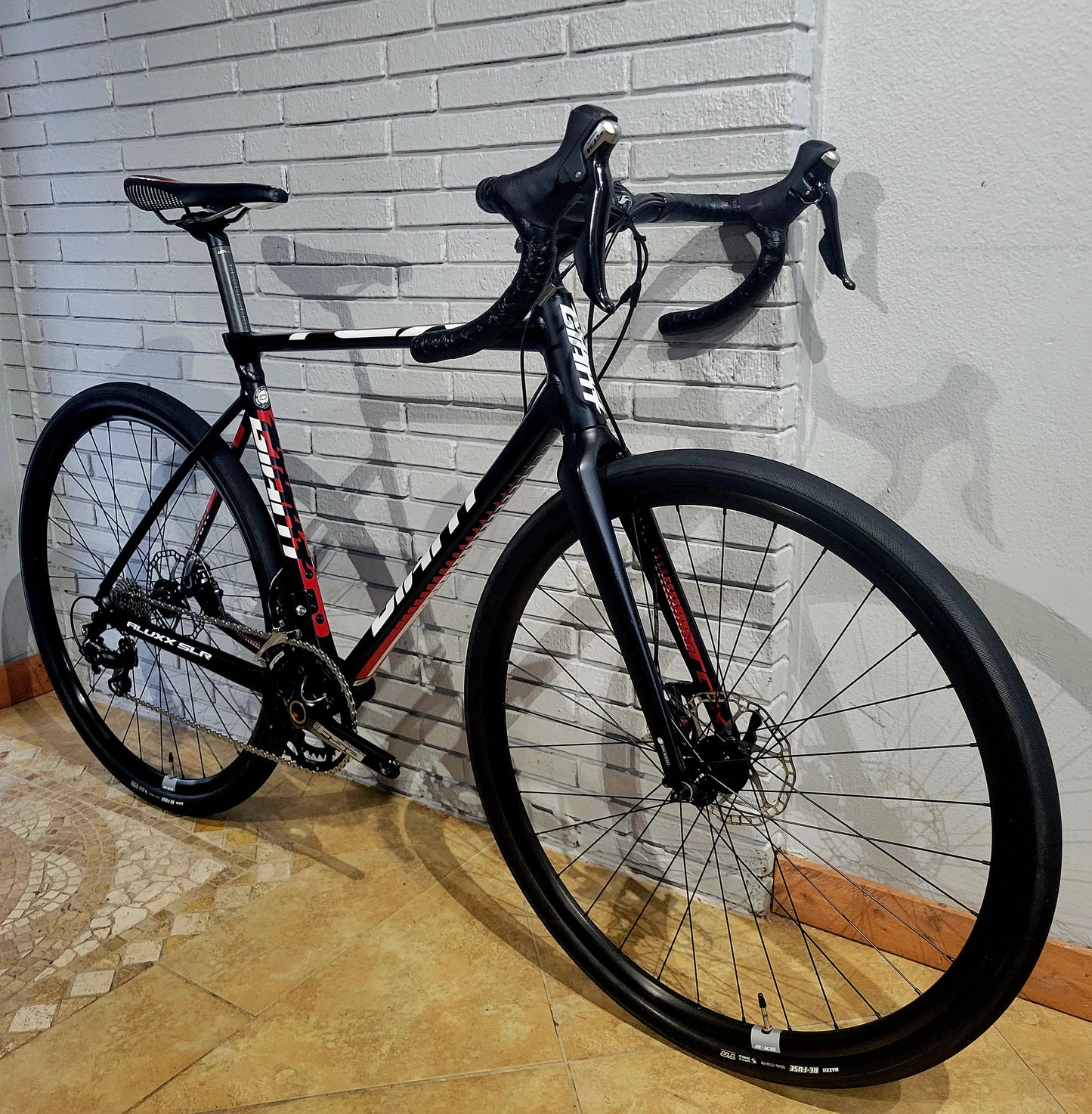 2015 Giant TCX Gravel CX Road bike (Medium)
