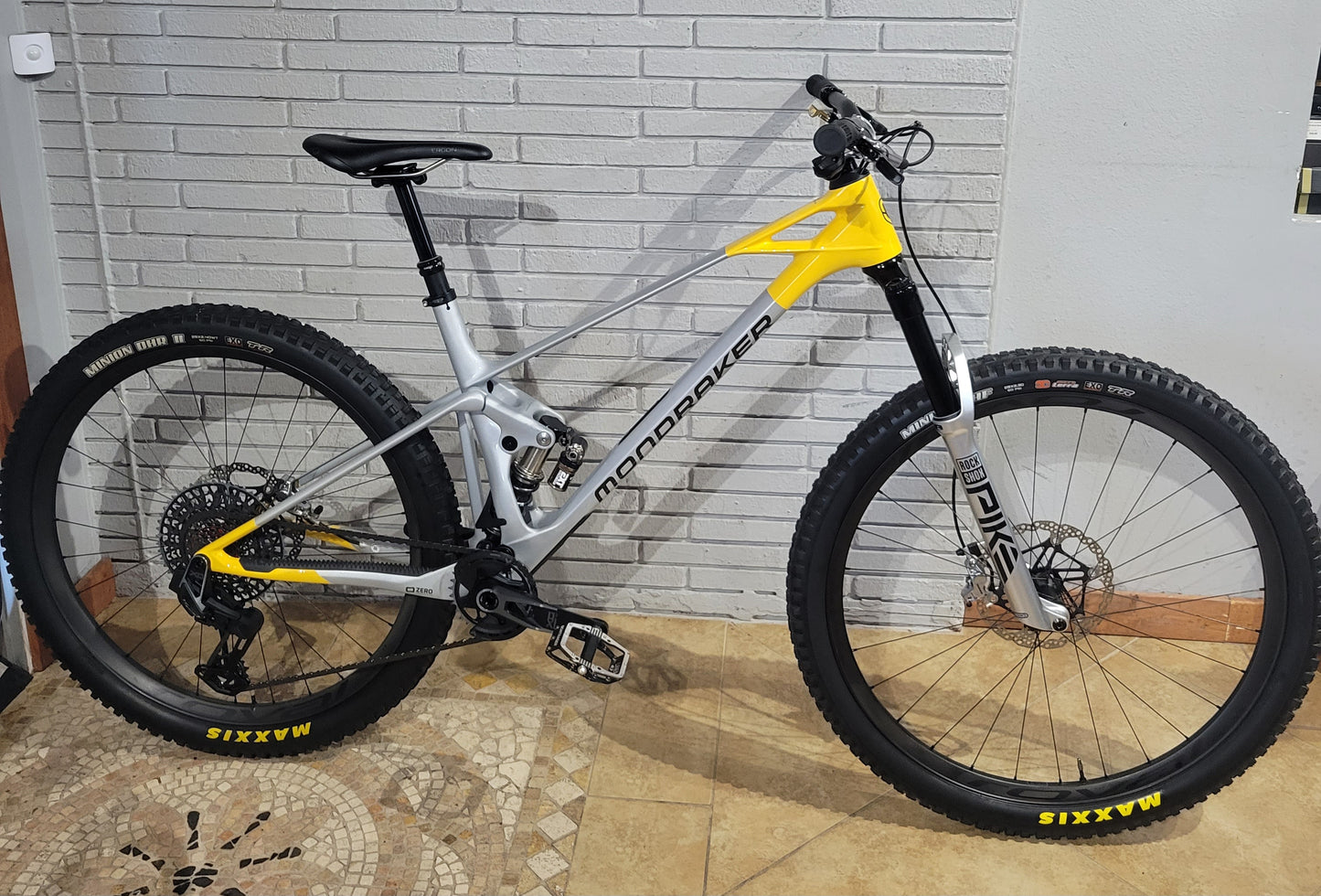 2022 Mondraker Raze RR Carbon (Large) AXS