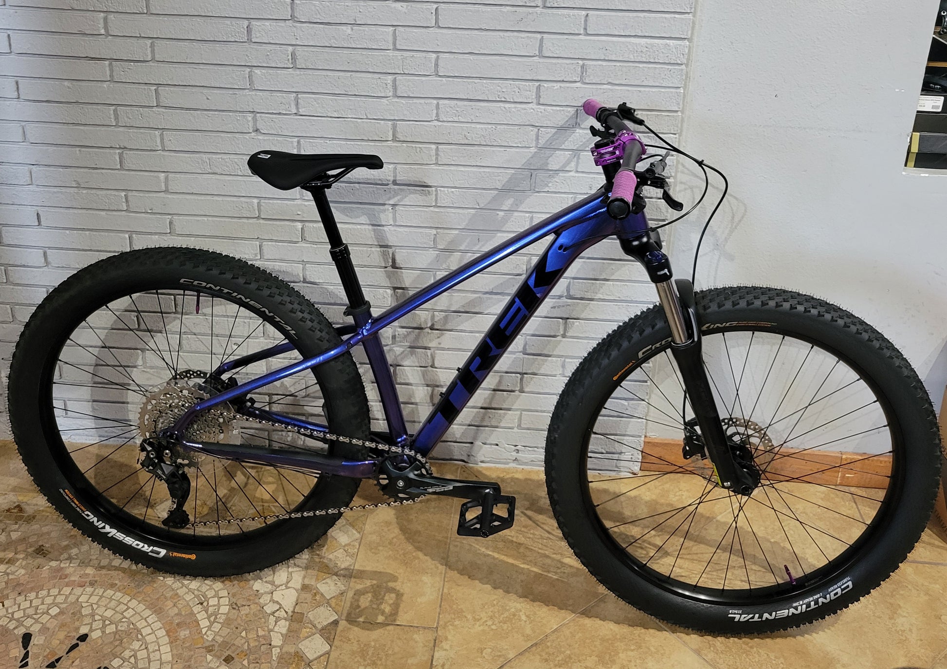 Trek Bikes Trek Roscoe Women's 2023 Trek Roscoe (XS Extra Small) South Tampa Bicycle Trek Bikes Trek Roscoe Women's 2023 Trek Roscoe (XS Extra Small) South Tampa Bicycle