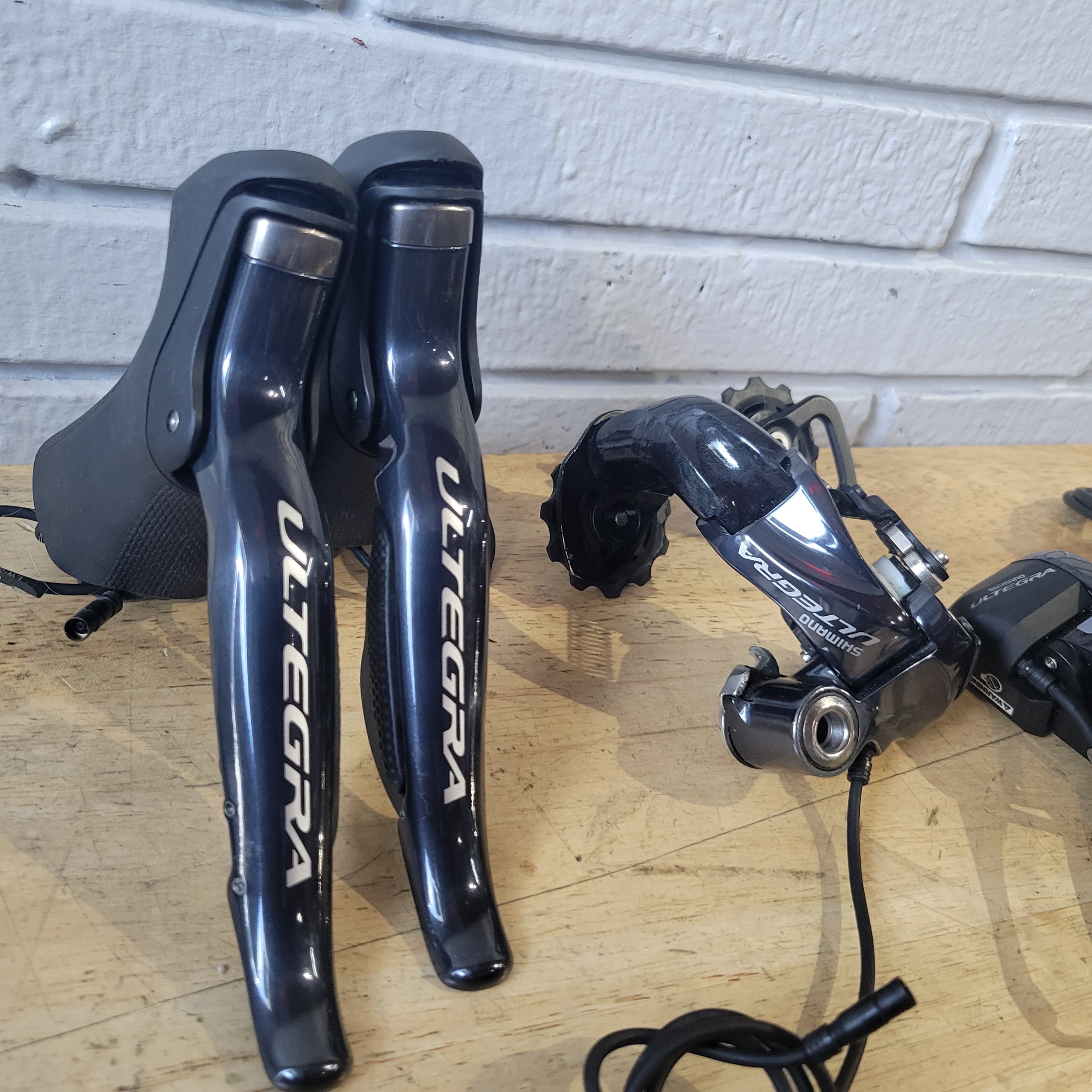 Shimano Ultegra 6870 Di2 groupset South Tampa Bicycle Co