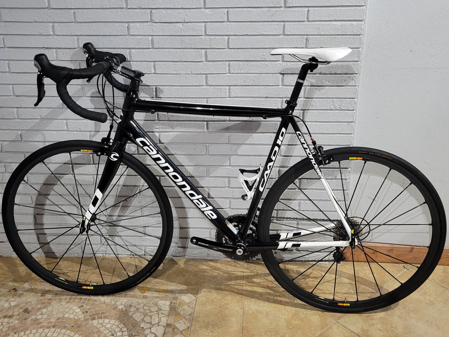 Cannondale CAAD10 Road Bike (58cm) Mavic R-Sys SLR wheels