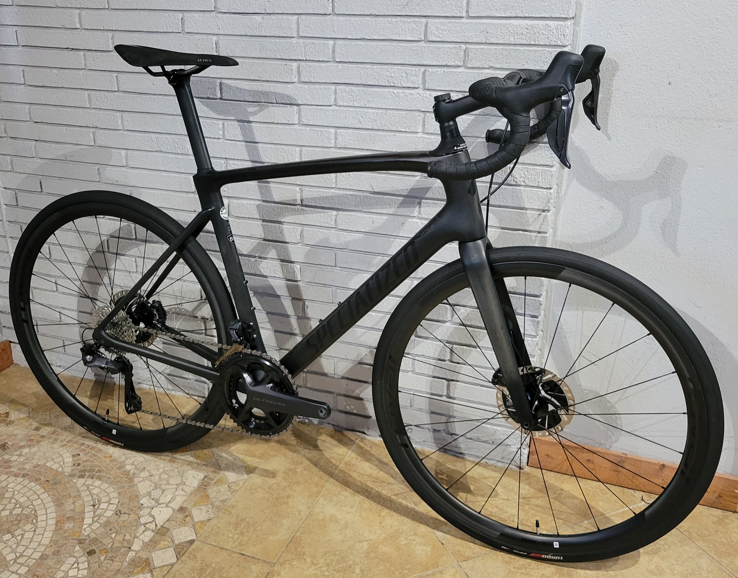2023 Specialized Roubaix Carbon (58cm) Ultegra Di2 12 speed, Roval CLX