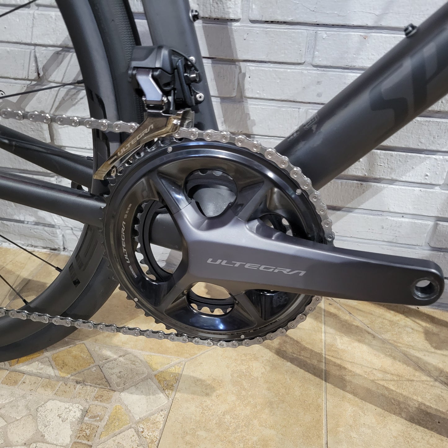 2023 Specialized Roubaix Carbon (58cm) Ultegra Di2 12 speed, Roval CLX