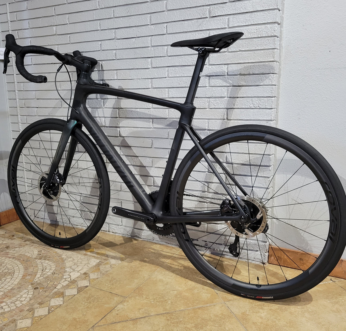 2023 Specialized Roubaix Carbon (58cm) Ultegra Di2 12 speed, Roval CLX