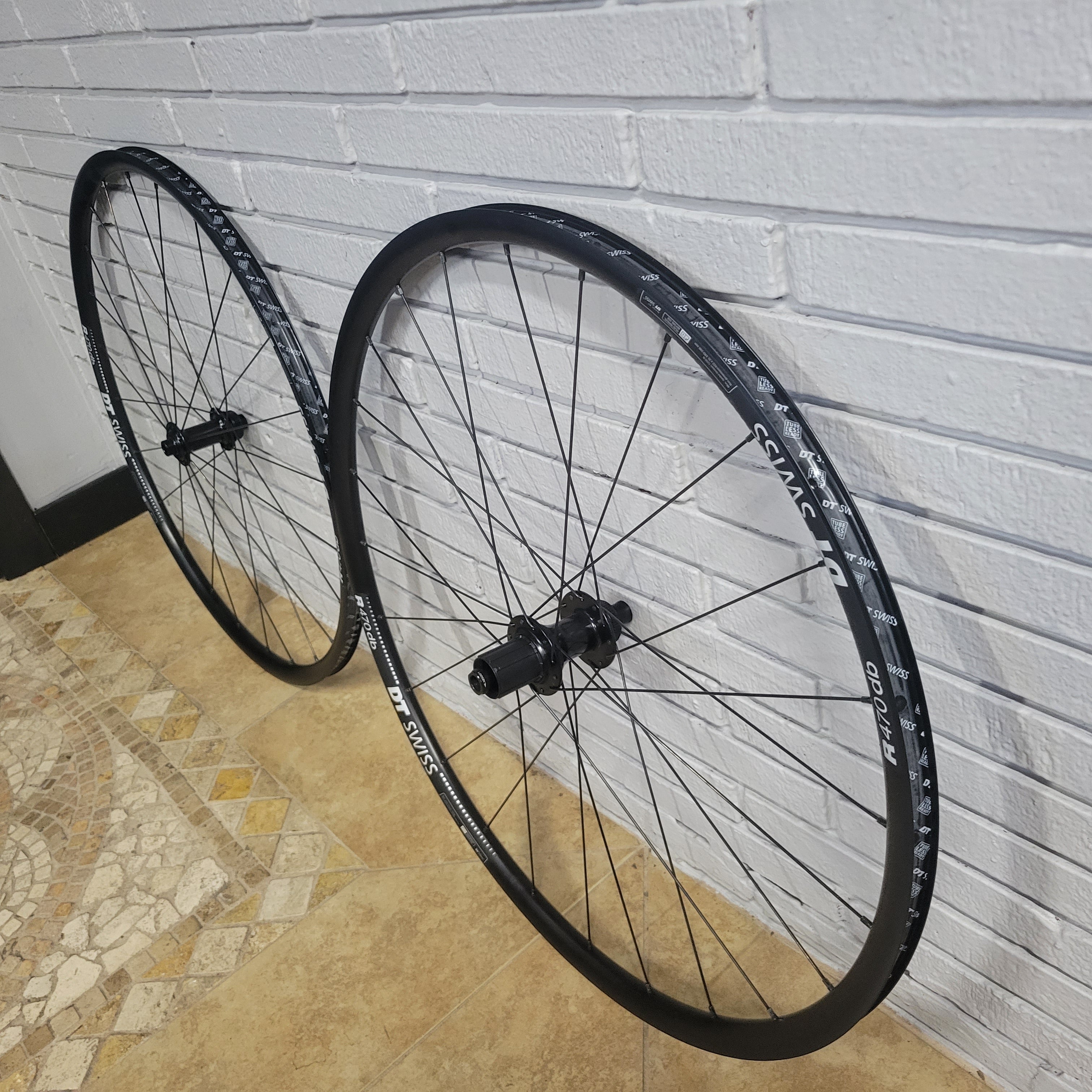 Dt Swiss R470DB Wheelset Disc Centerlock thru axle – South Tampa