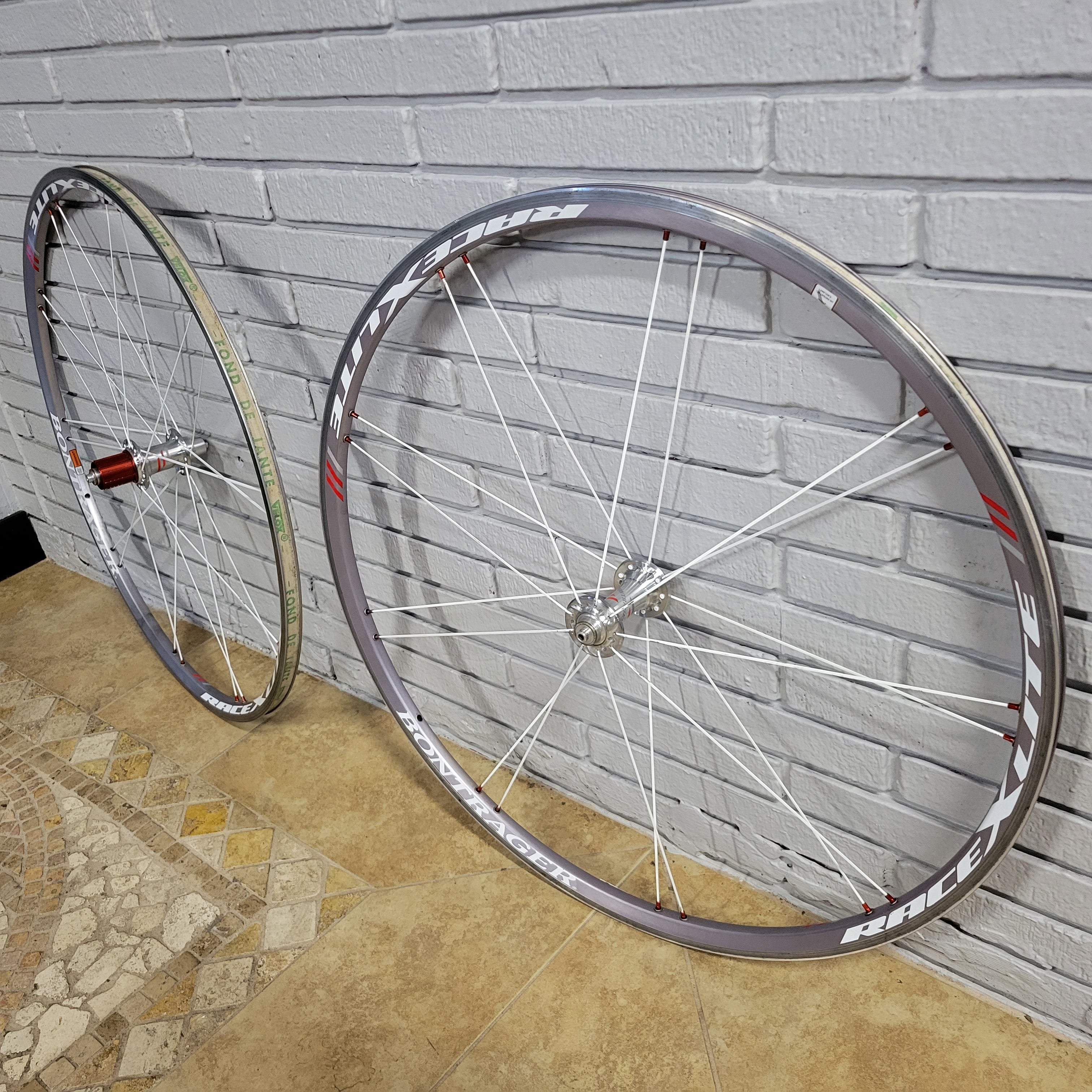 Bontrager store wheels 700c