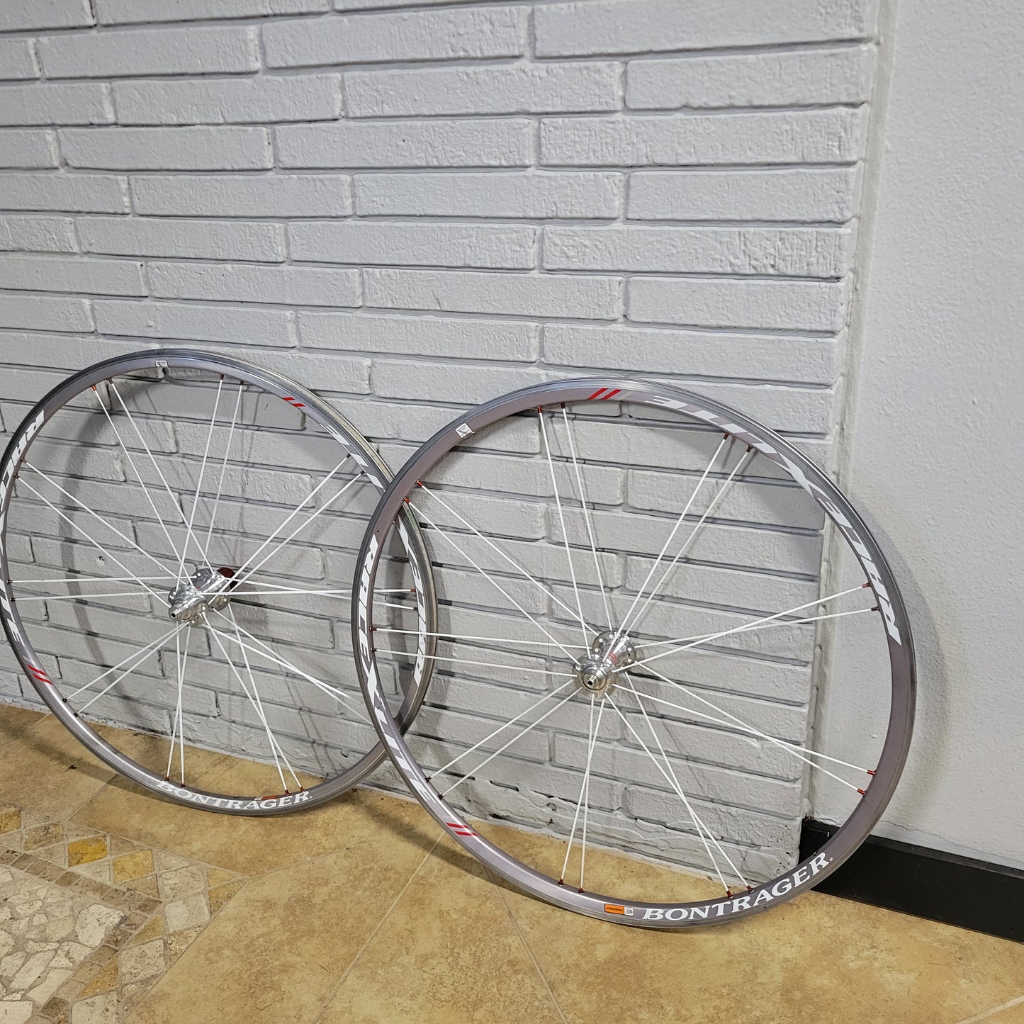 Bontrager Race Lite wheelset 700c Rim clincher