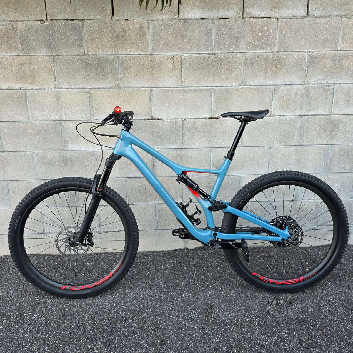 Specialized Stumpjumper Expert 29 (Xl Extra Large) Carbon Roval wheels