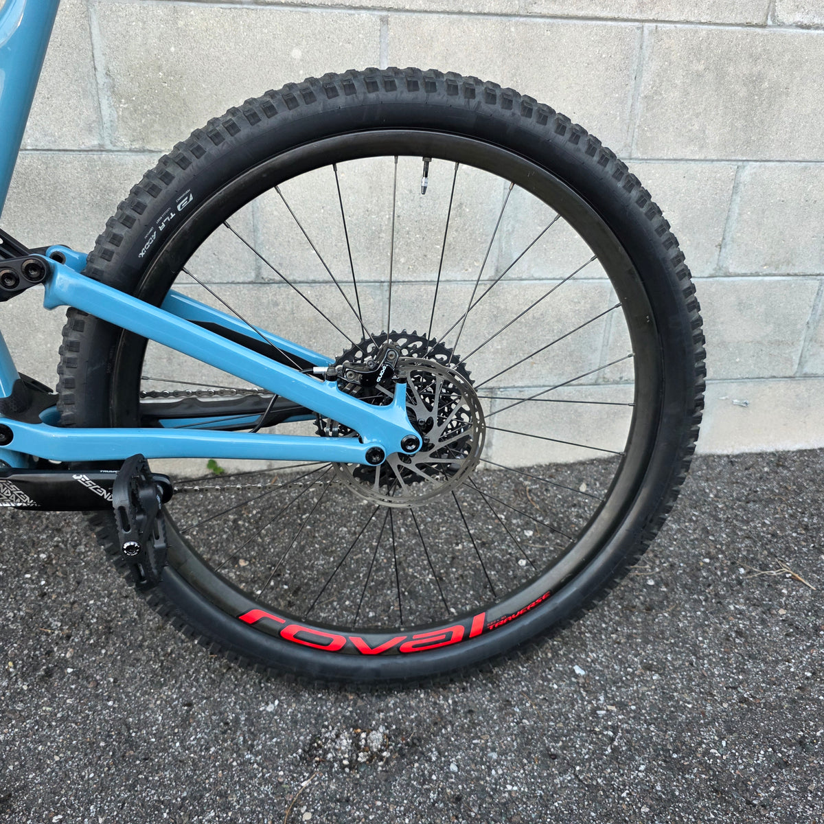 Specialized Stumpjumper Expert 29 (Xl Extra Large) Carbon Roval wheels