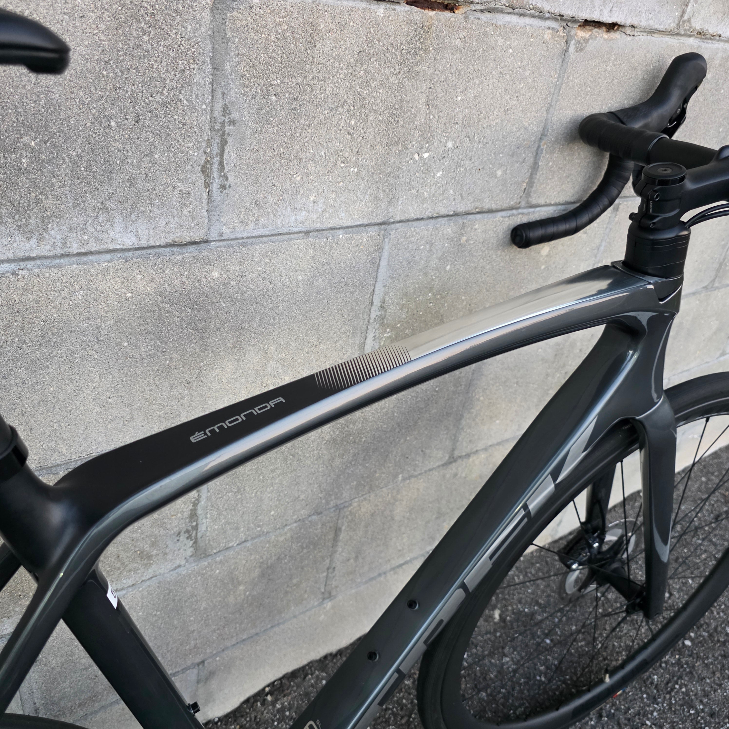 2022 Trek Emonda SL 6 Disc Carbon (56cm) w/ Bontrager Carbon