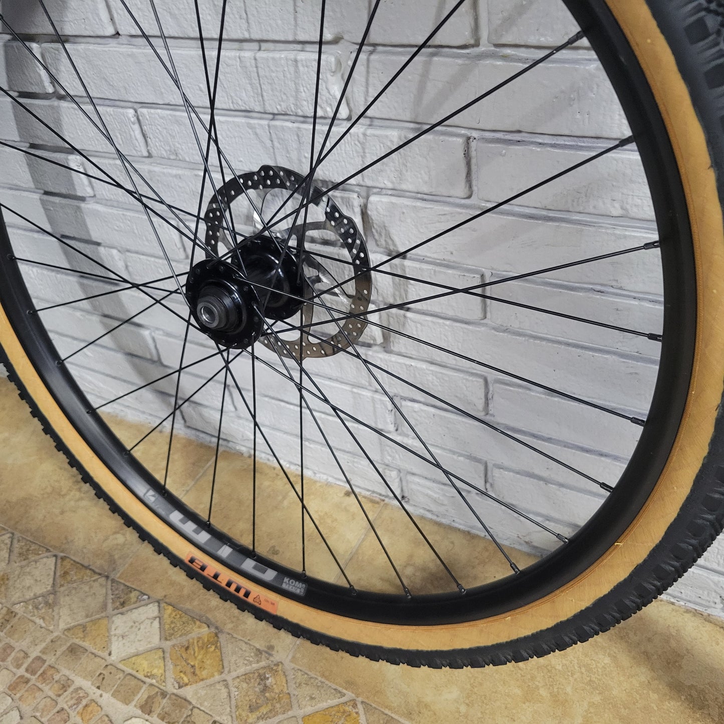 WTB KOM i23 650b gravel wheelset