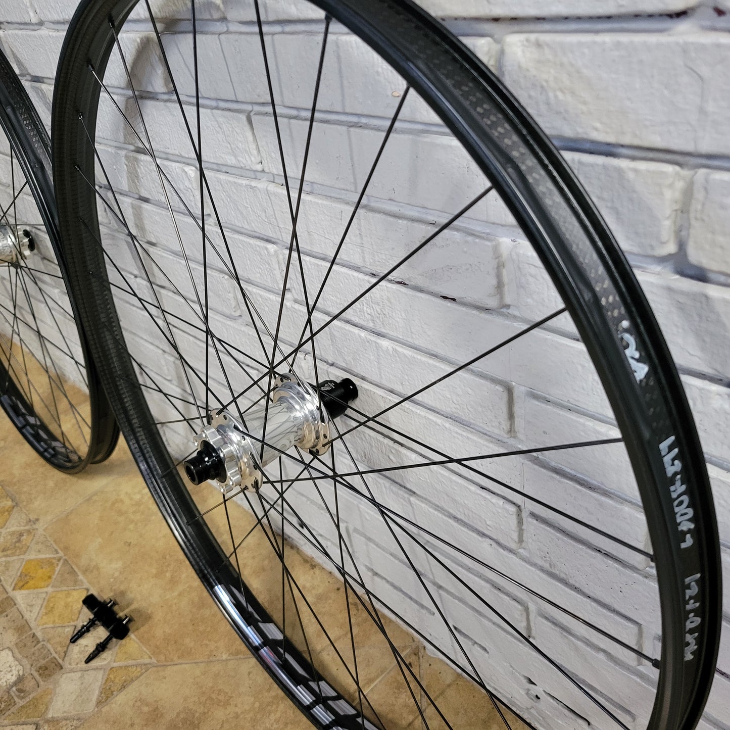 Zipp 3zero Moto Carbon Wheelset Industry Nine Hydra 29 Boost XD