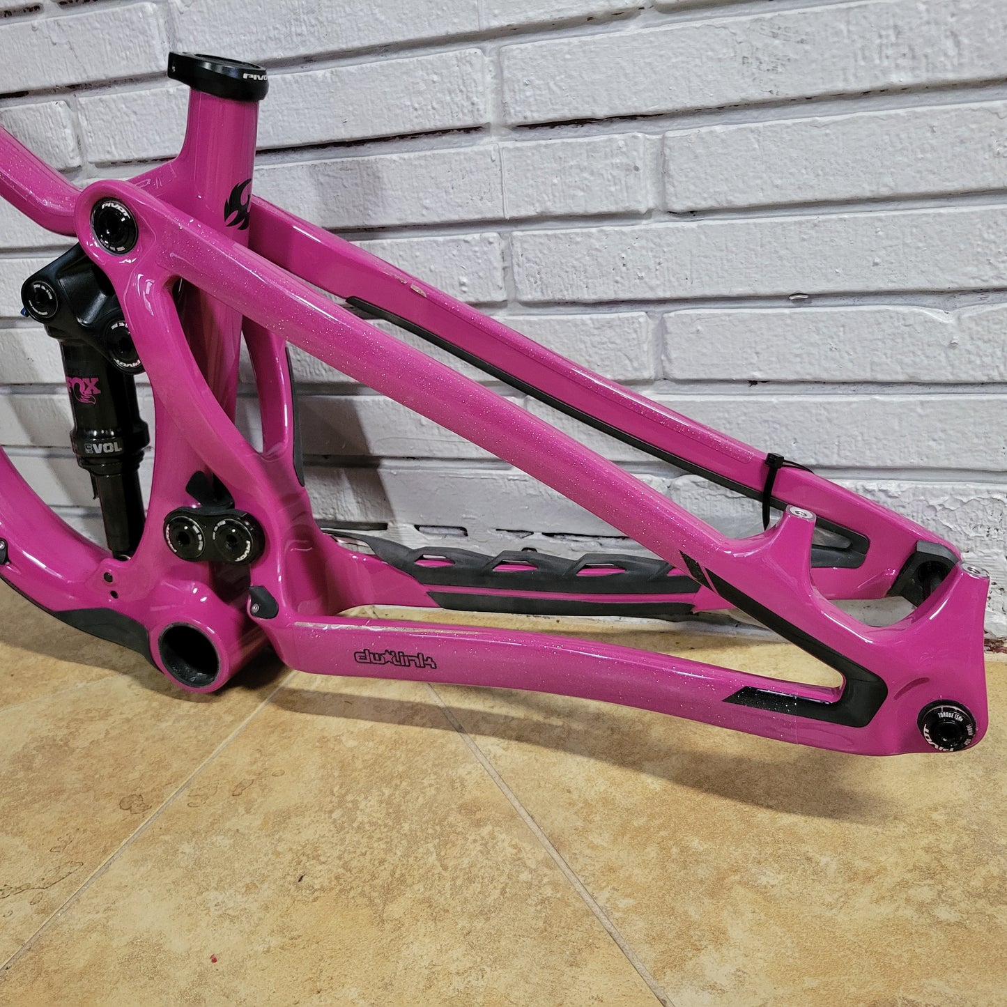 2023 Pivot Shadowcat Frame and Fork (XS Extra Small) 27.5