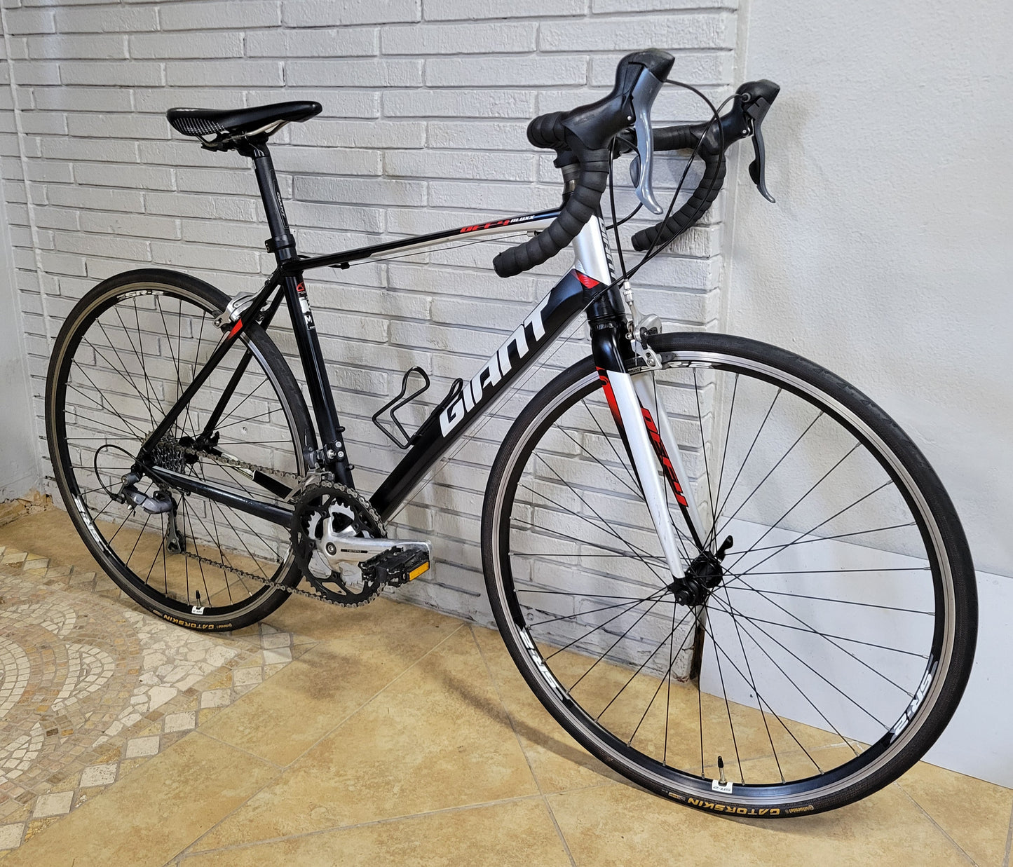 2015 Giant Defy Road Bike (Medium)