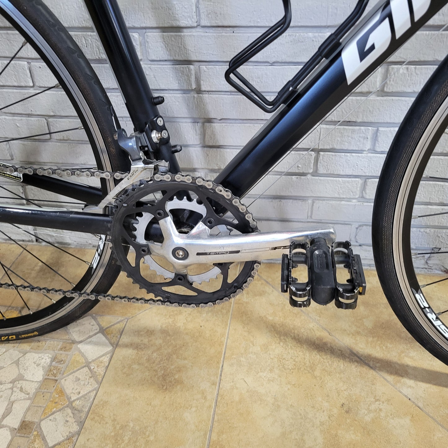 2015 Giant Defy Road Bike (Medium)