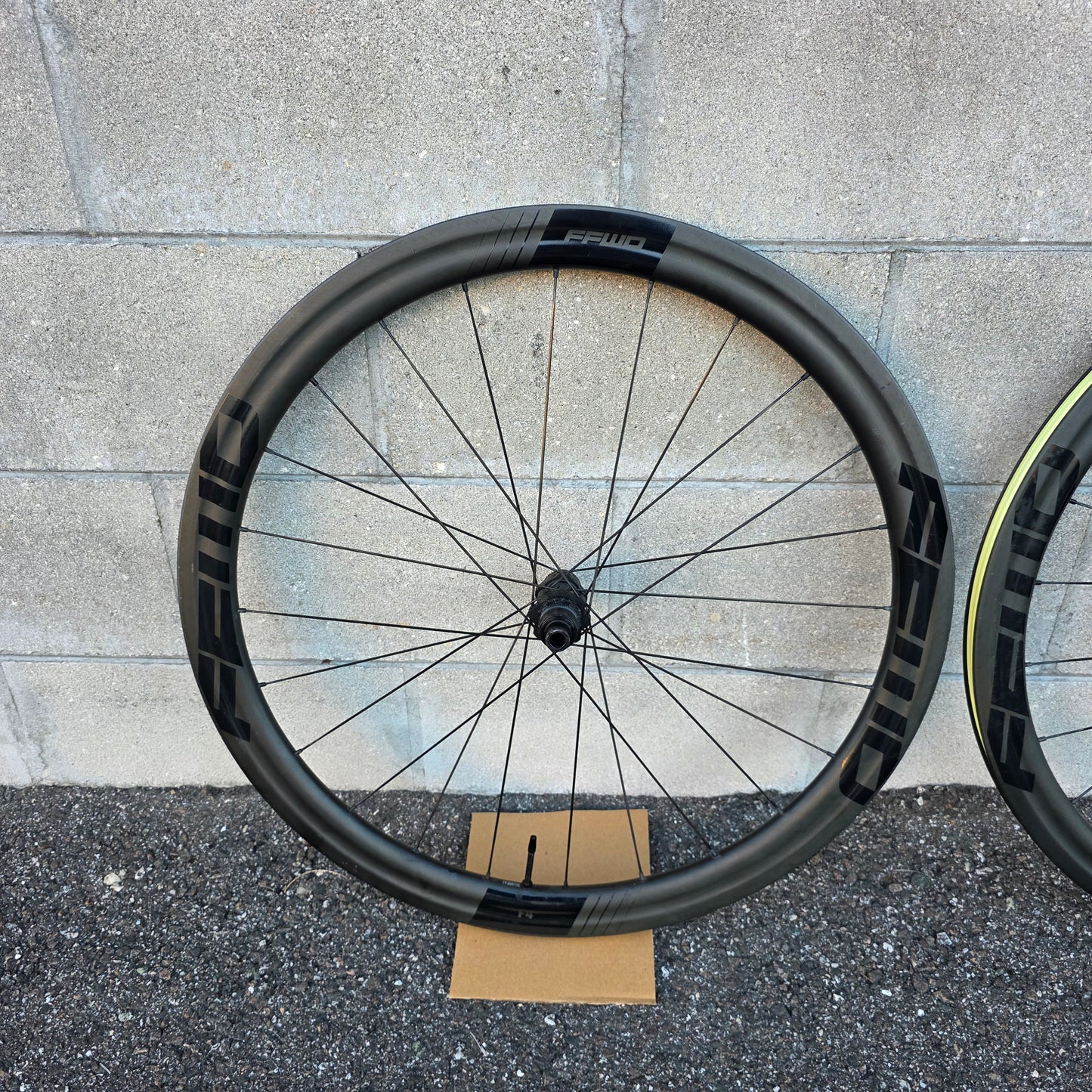 FFWD FCC F4D Carbon Disc Wheelset DT Swiss 240 road gravel XDR
