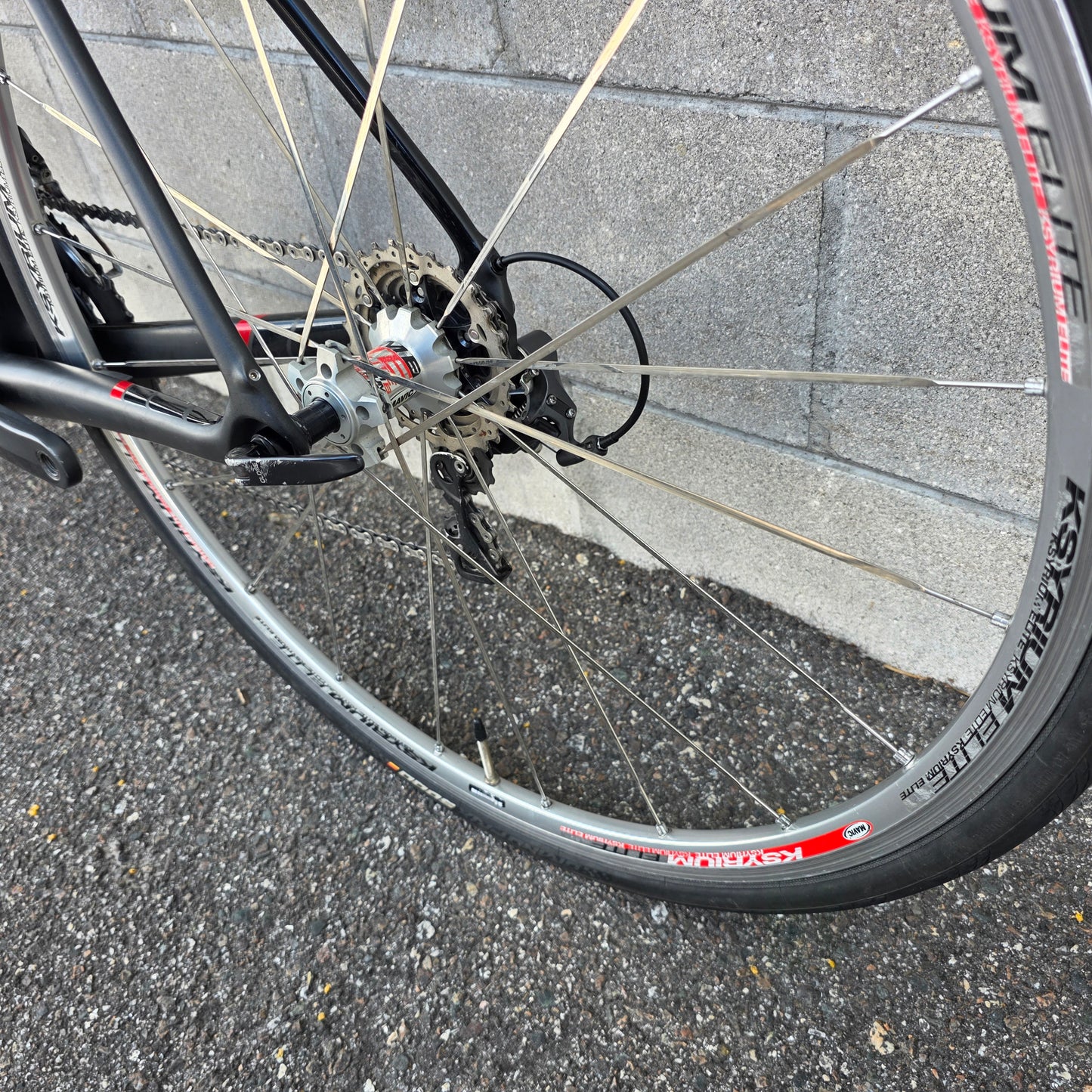 Trek Domane SL 6 Ultegra (56cm) Carbon Road Bike