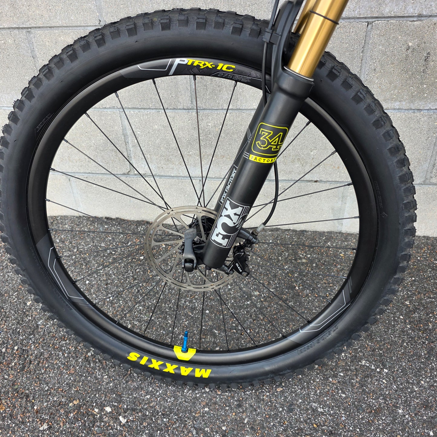 Giant Trance 1 27.5 (Small) Fox Factory, Carbon wheels