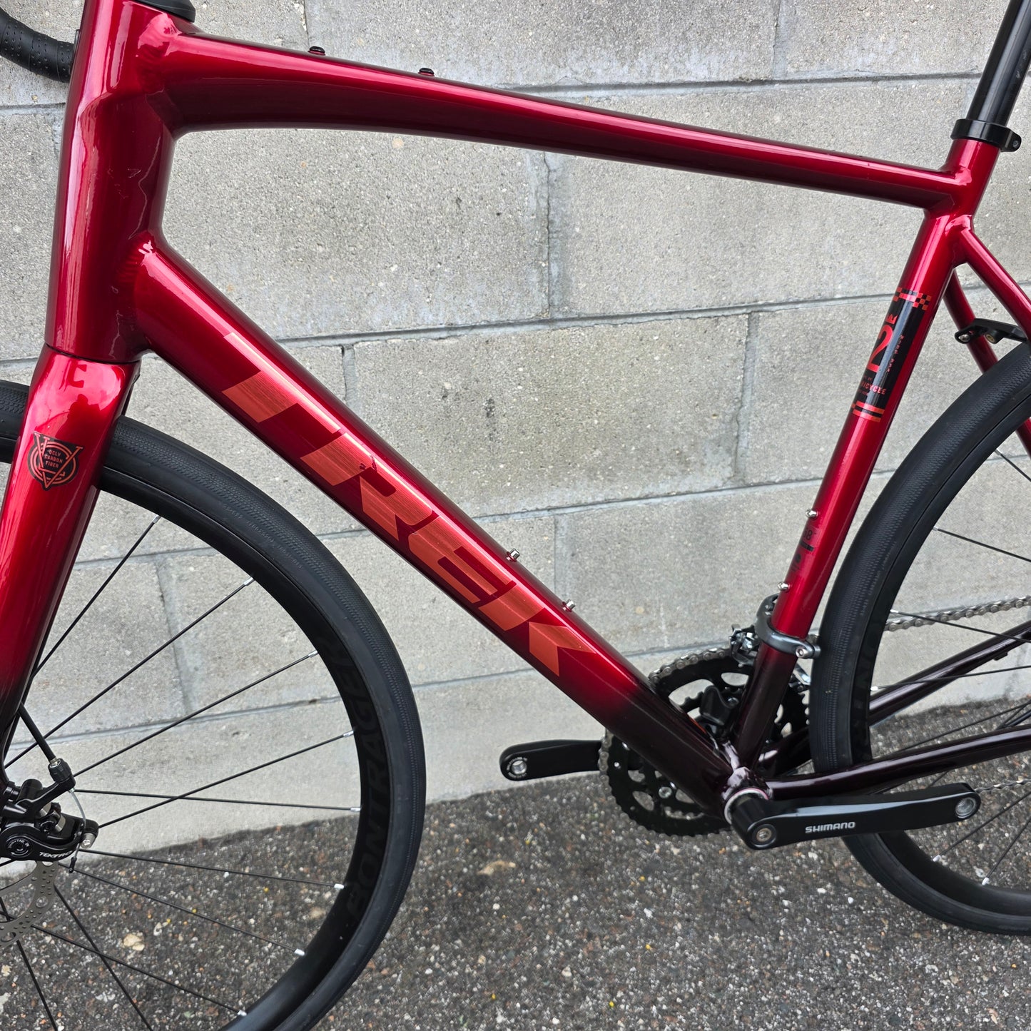 Trek Domane AL 2 (58cm) Road Bike