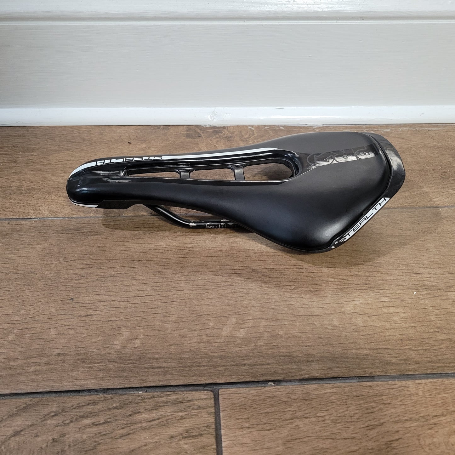 Shimano Pro Stealth Saddle 142mm