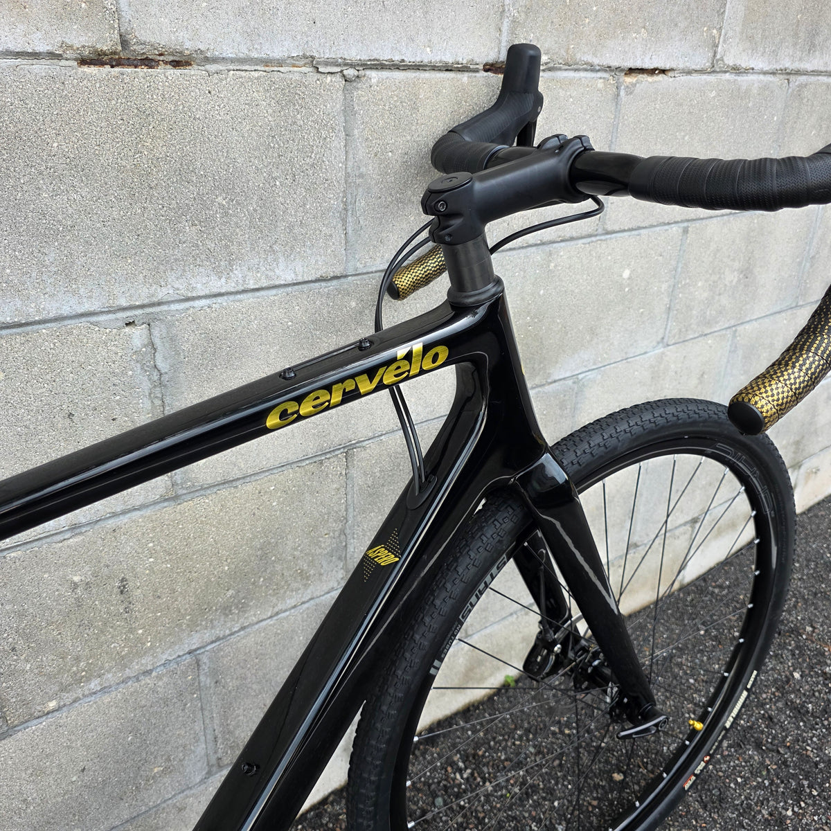2022 Cervelo Aspero (56cm) Carbon Gravel Bike