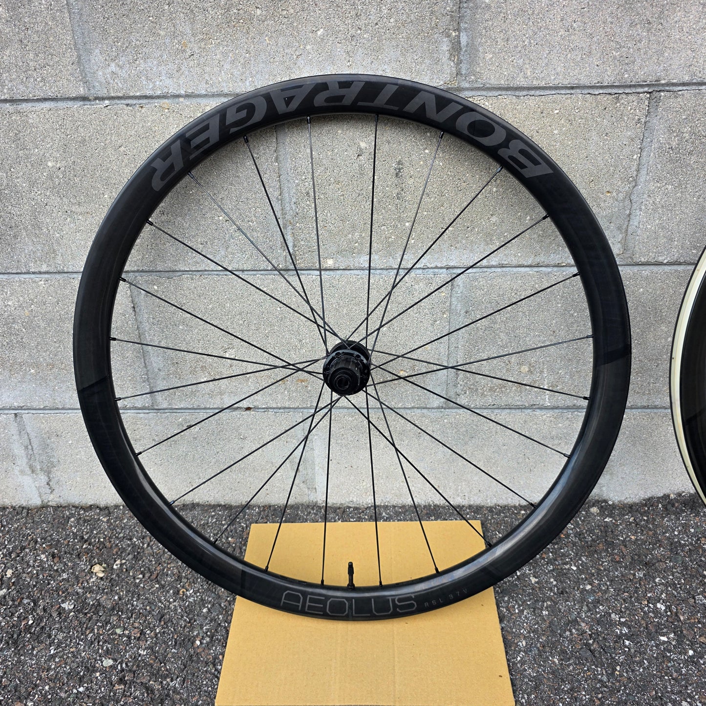 Bontrager Aeolus RSL 37V Carbon Wheelset Shimano