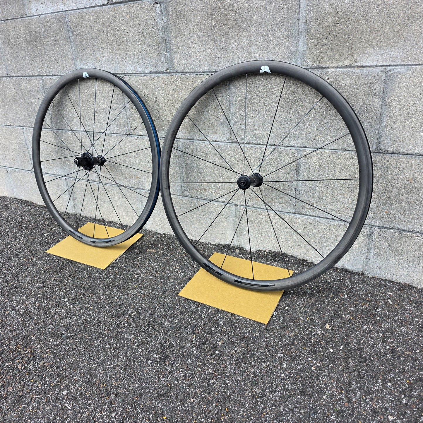 Giant SLR 0 Carbon Road Bike Wheelset Rim Brake Clincher TLR